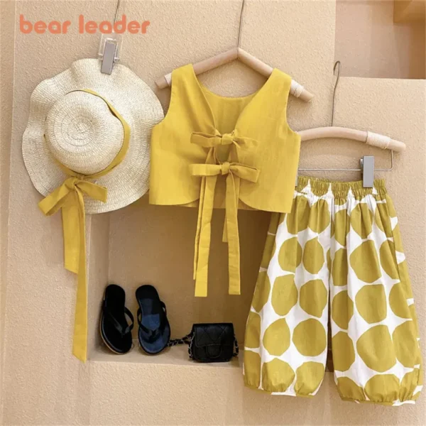 Bear Leader 2023 بدلة كورية عصرية رعوية بدون ظهر بلوفر رفيع للفتيات سترة علوية منقطة Knickerbockers ثلاث قطع قطن